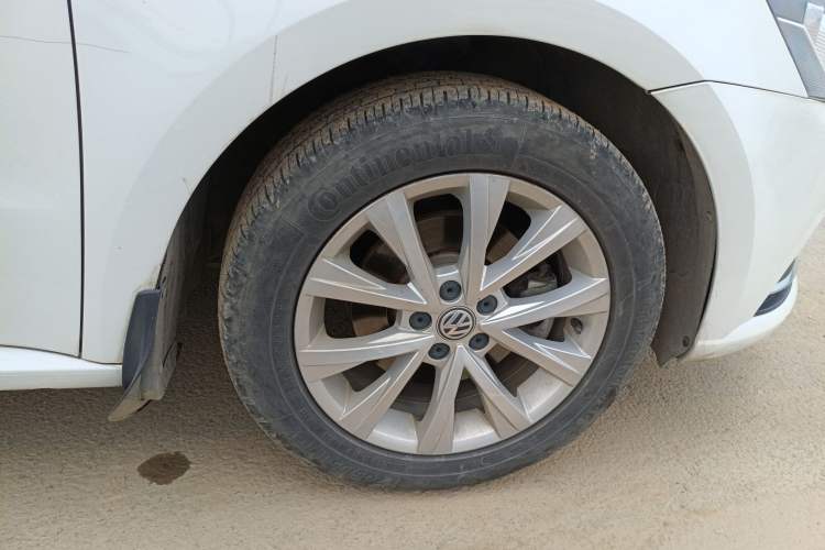 Used Volkswagen Lavida 2017 1.6L Automatic Comfort Edition
