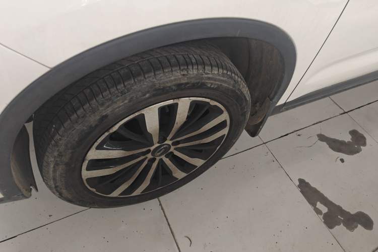 Used GAC Trumpchi GS4 2017 235T Manual Two-Wheel Drive Luxury Edition Left Front Wheel Hub