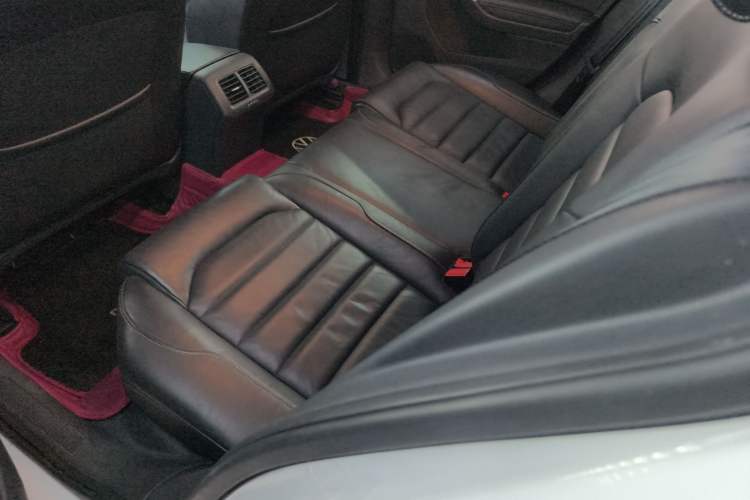 Used Volkswagen Golf 2016 230TSI Automatic Luxury Version
