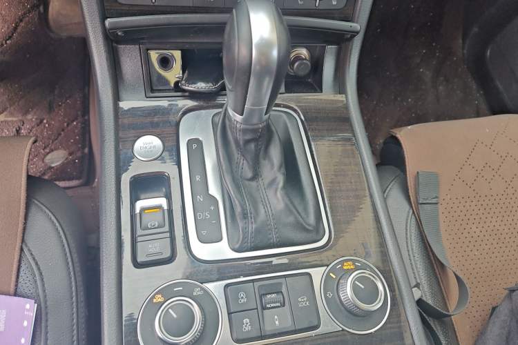 Used Volkswagen Touareg 2017 3.0 TSI Yuyue Model Gear Lever