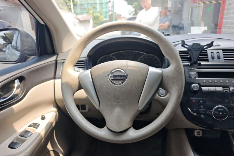 Used Nissan Tiida 2011 1.6L Manual Smart Version