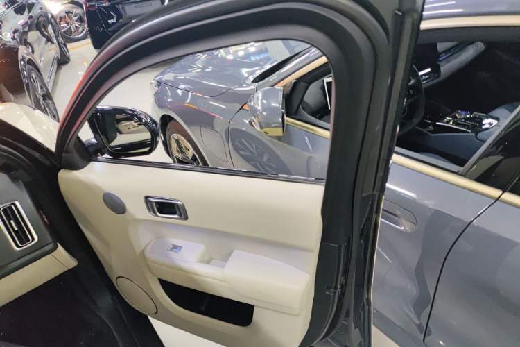 Used Li Auto L8 2023 Max model
