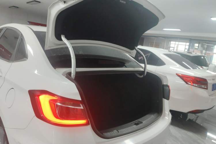 Used CHANGAN Eado DT 2018 1.6L Manual Smart Enjoyment Model
