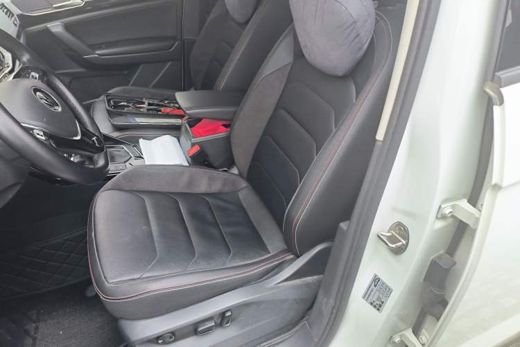 Used Volkswagen Tayron 2021 330TSI Two-Wheel Drive Luxury Smart Connectivity Version Left Front Seat