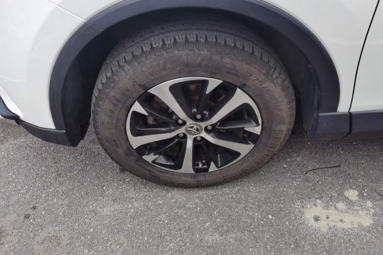 Used Toyota RAV4 2018 2.0L CVT Two-Wheel Drive Fashion X Edition
