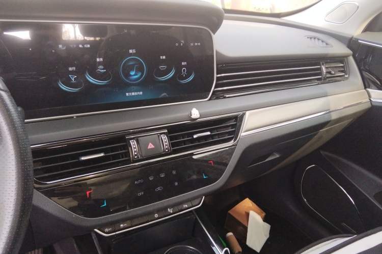 Used Hongqi HS5 2022 Revised Version 2.0T Smart Connect Flagship Edition Audio And AC Panel