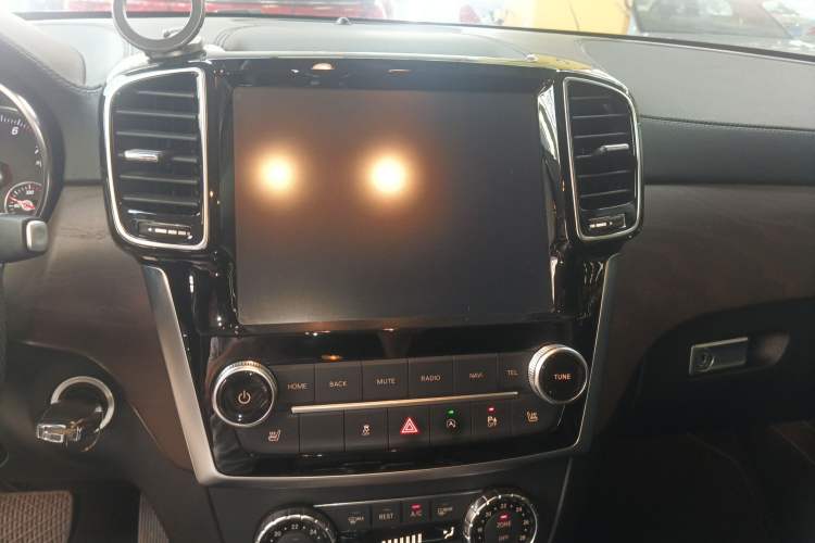 Used BAIC Off-Road BJ90 2021 3.0T Zhenrong Edition Audio And AC Panel