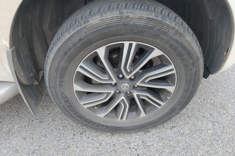 Used Nissan Terra 2018 2.5L Automatic 2WD Luxury Edition Exterior 1