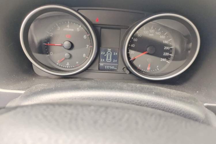 Used Haval H6 2015 Sport Edition 1.5T Manual Two-Wheel Drive Elite Model Odometer Close Up