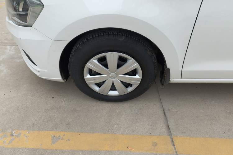 Used Volkswagen Jetta 2017 1.5L Manual Fashion Edition