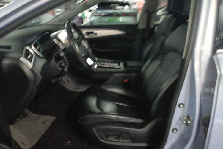 Used Rising ER6 2020 620 km Smart Edition Left Front Seat