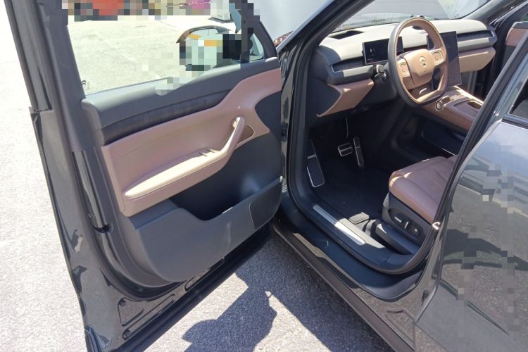 Used Nio ES8 2024 75 kWh Executive Edition Driver Seat