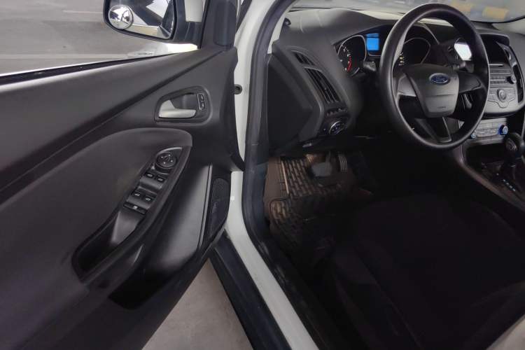 Used Ford Focus 2015 Hatchback 1.6L Automatic Comfort Model
