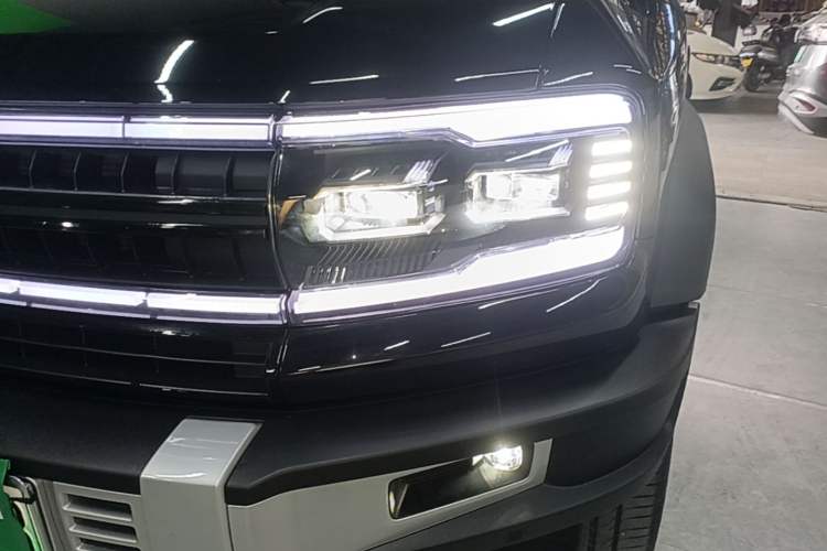 Used Formula Leopard 5 2023 Navigator Edition Left Front Headlight