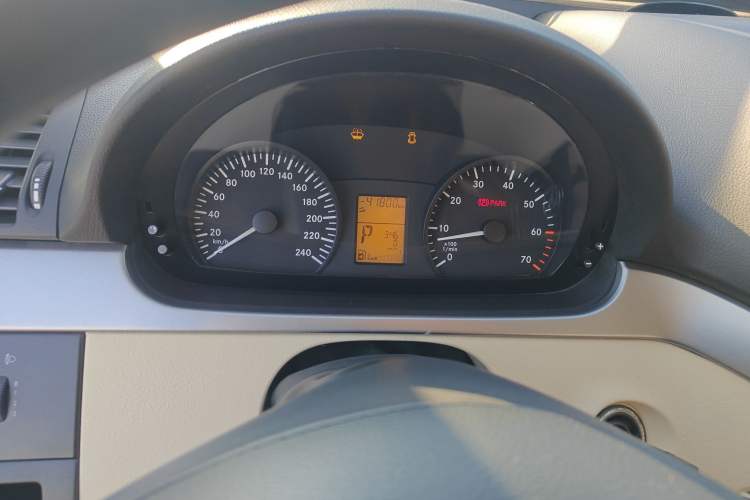 Used Mercedes-Benz Vito 2013 3.0L Business Edition Instrument Cluster