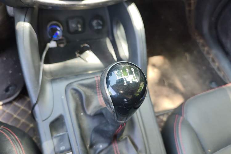 Used CHANGAN CS75 2014 2.0L Manual Luxury Version China IV Standard