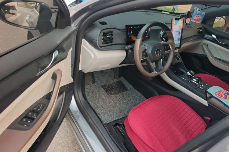 Used BYD Qin PLUS 2023 Champion Edition DM-i 55KM Leading Model Driver Seat