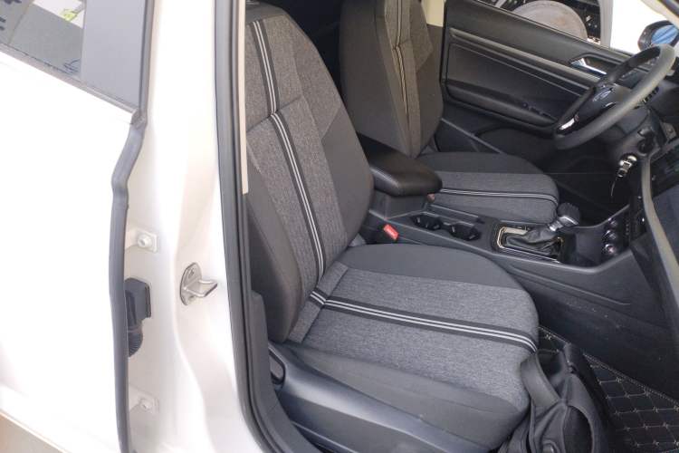 Used Volkswagen Lavida 2019 1.5L Automatic Fashion Edition China VI Right Front Seat