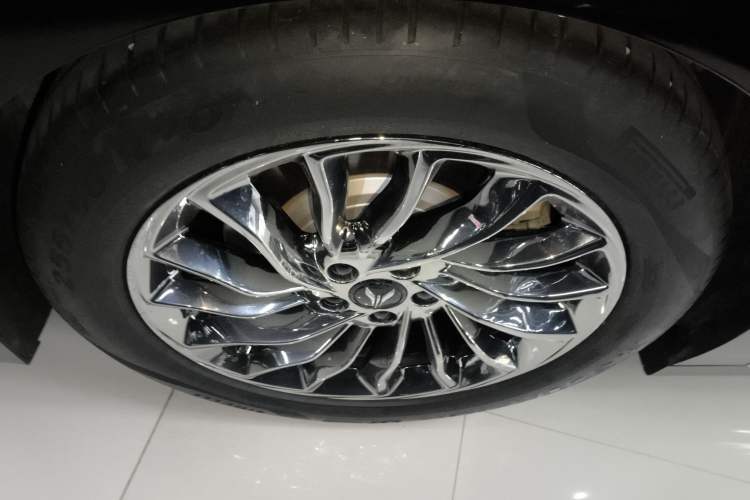 Used VOYAH Dream 2024 PHEV Ultra-Long Range Flagship Edition
