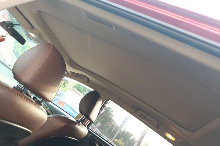 Used Lifan Auto Xuanlang 2017 1.5T Automatic Luxury Model Headliner