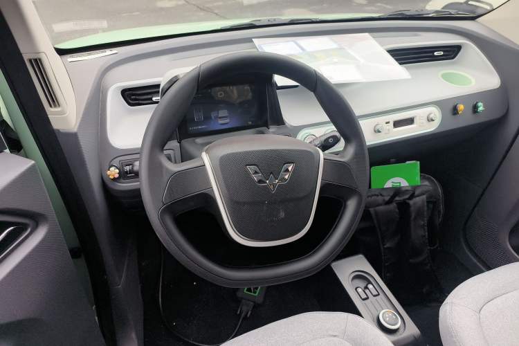 Used Wuling Hongguang MINIEV 2021 Macaron Fashion Model Lithium Iron Phosphate