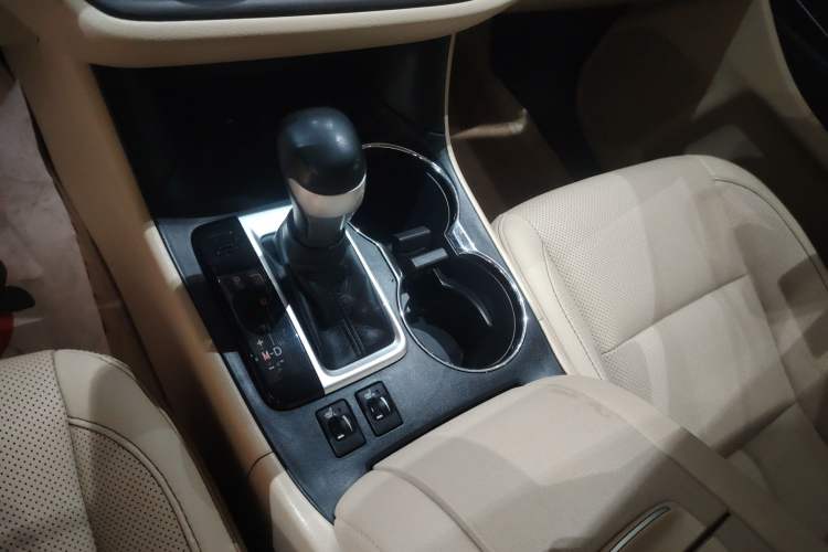 Used Toyota Highlander 2018 2.0T Four-Wheel Drive Prestige Version 7 Seats China VI Standard
