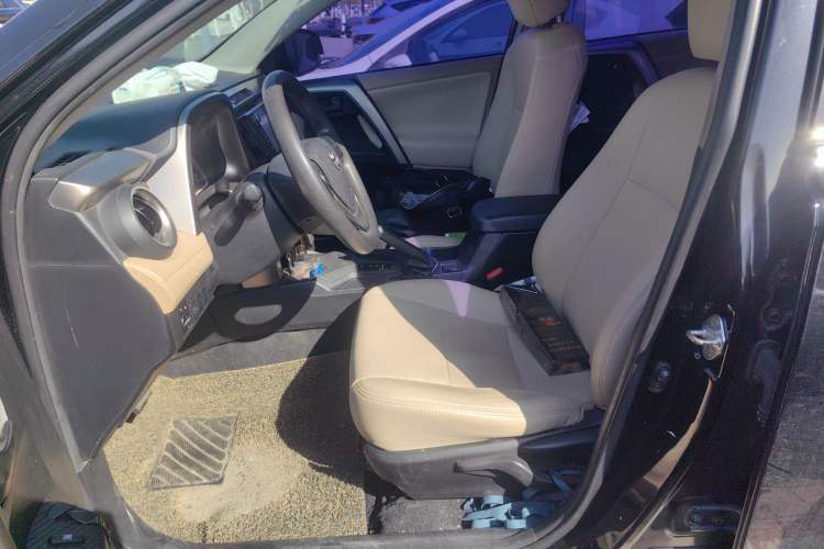 Used Toyota RAV4 2013 2.0L CVT Two-Wheel Drive Urban Edition