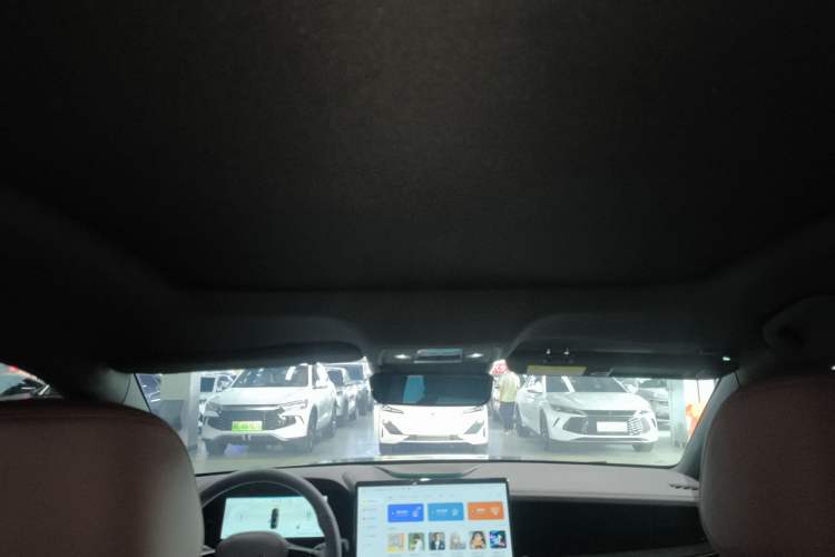 Used BYD Seal 2024 HONOR Edition DM-i 1.5L 121km Prestige Model Headliner