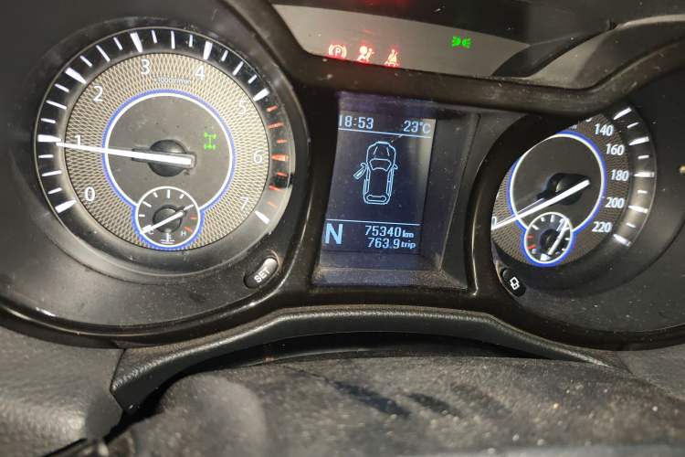 Used JMC Yusheng S350 2016 2.0T Automatic All-Wheel Drive Gasoline Luxury Version with Sunroof 5 Seats
