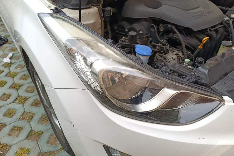 Used Hyundai Elantra (5th Generation / Langdong) 2015 1.6L Manual Leading Model Right Front Headlight