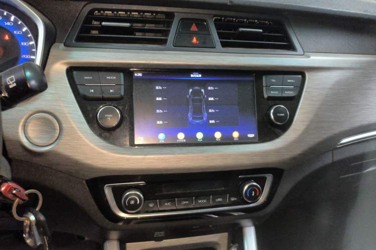 Used Geely Auto Vision X3 2017 1.5L Manual Elite Model Audio And AC Panel