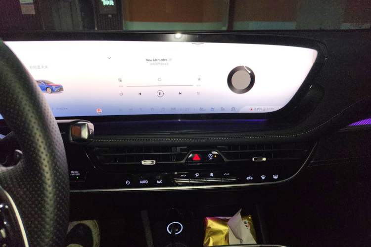 Used Buick LaCrosse 2024 Avia Edition Audio And AC Panel