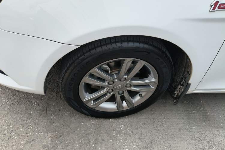 Used Geely Auto Emgrand 2017 Sedan Million Edition 1.5L Manual - Upward Version Left Front Wheel Hub