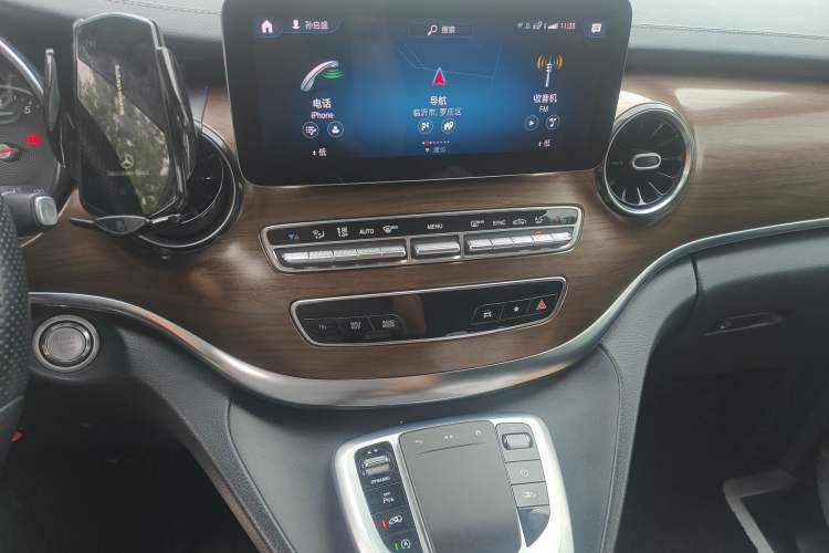 Used Mercedes-Benz V-Class 2020 V 260 L Long-wheelbase Luxury Edition Audio And AC Panel