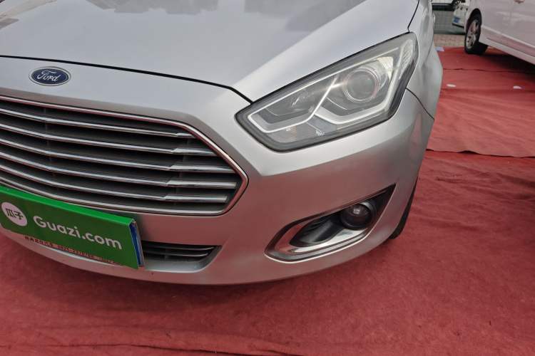 Used Ford Escort 2015 1.5L Automatic Fashion Model
