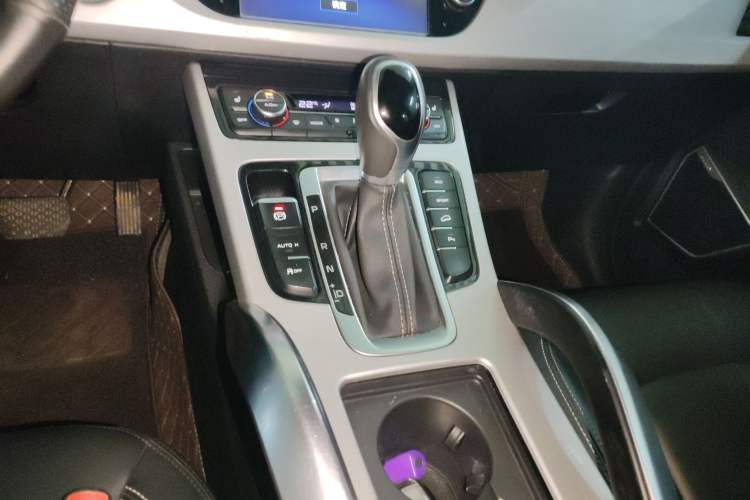 Used Geely Auto Emgrand X7 Sport 2016 1.8TD Automatic Smart Model Gear Lever