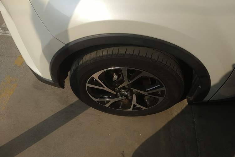 Used Toyota C-HR 2020 2.0L Leading Edition Left Front Wheel Hub