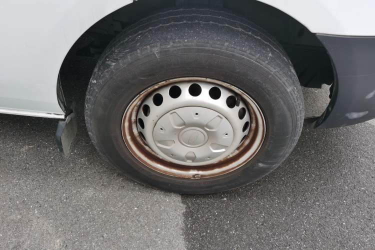 Used Ford Transit 2019 2.0T Gasoline Automatic Multi-Function Commercial Vehicle Short Wheelbase Low Roof 6-Seater China VI Standard