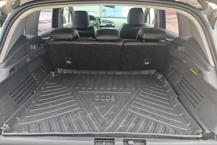 Used Peugeot 3008 2016 2.0L Automatic Classic Edition Trunk