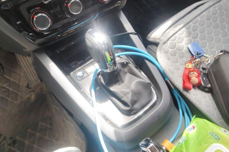 Used Volkswagen Sagitar 2017 1.6L Automatic Comfort Model Gear Lever