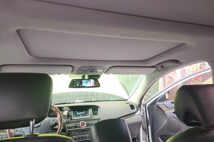 Used Kia Cadenza 2013 2.4L Business Sunroof Version China IV Standard Headliner