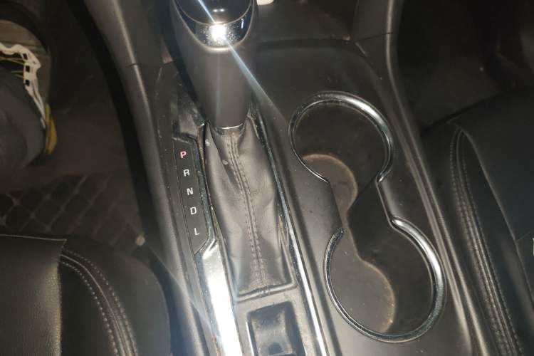 Used Chevrolet Equinox 2018 535T Automatic Chijie Edition Gear Lever