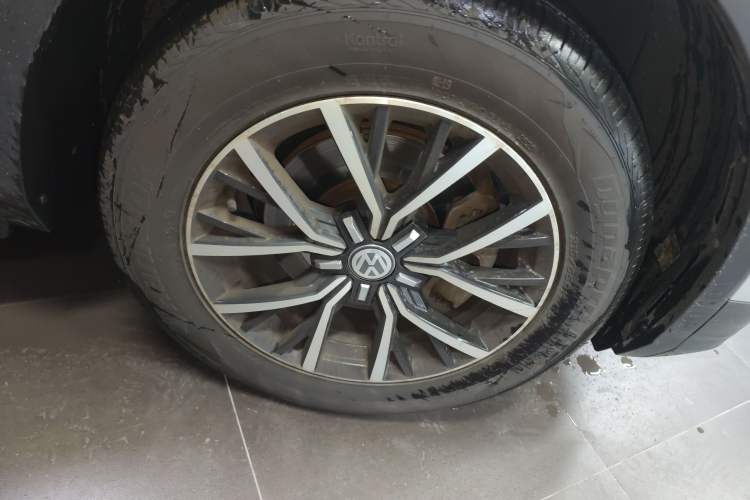 Used Volkswagen Tiguan L 2018 Facelift 330TSI Automatic Two-Wheel Drive Luxury Edition Right Front Wheel Hub