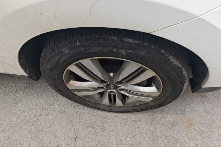 Used Hyundai ix35 2013 2.0L Automatic Two-Wheel Drive Leading GLX China V Emission Standard
