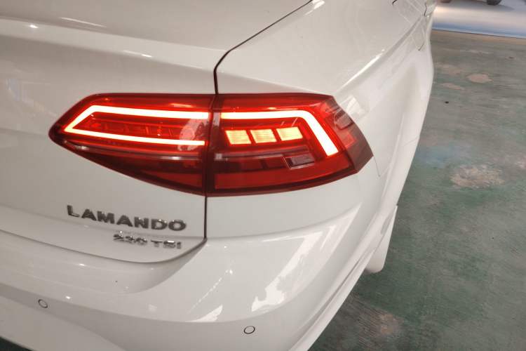 Used Volkswagen Lamando 2021 230TSI DSG Fashion Edition Right Rear Taillight