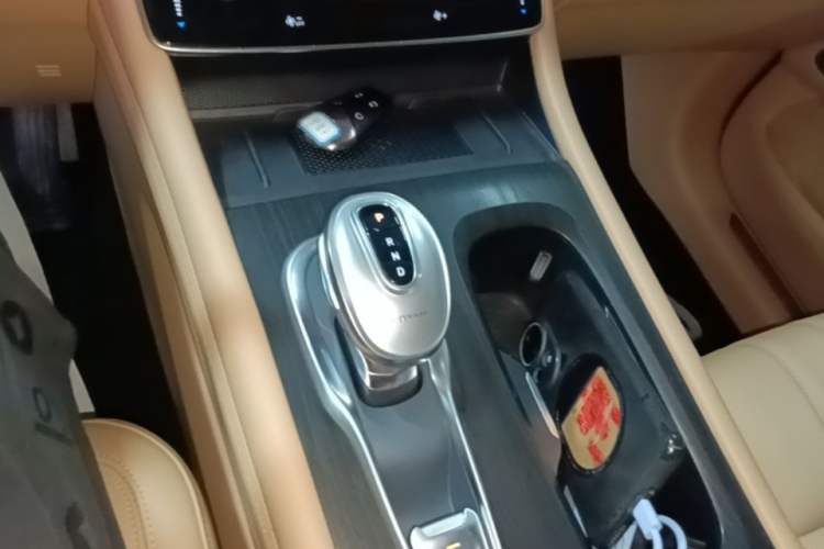 Used VOYAH Dream 2024 PHEV Extended-Range Premium Edition
