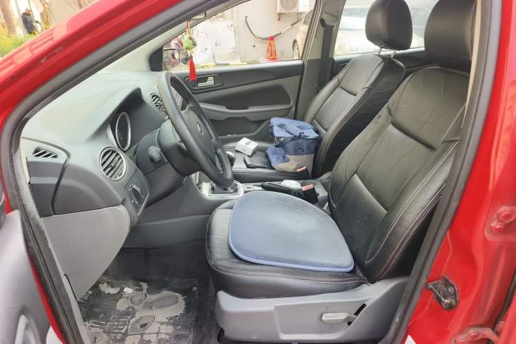 Used Ford Focus 2013 Hatchback Classic 1.8L Manual Base Model Left Front Seat