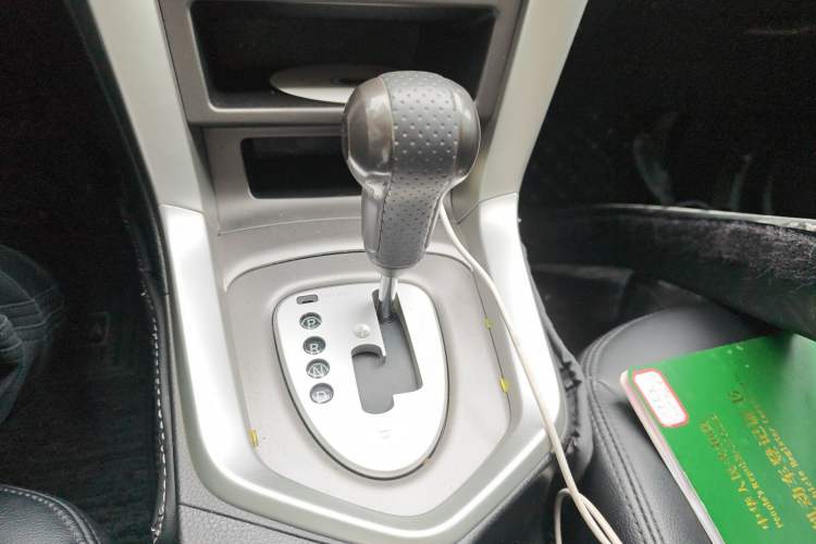 Used Venucia T70 2015 2.0L CVT Smart Choice Edition Gear Lever