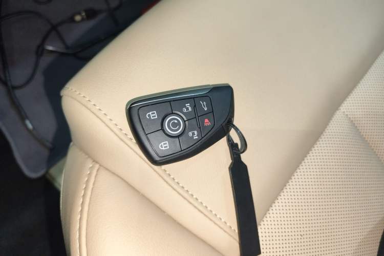 Used Buick GL8 New Energy 2025 Lu Shang Luxury Edition 7-Seater
