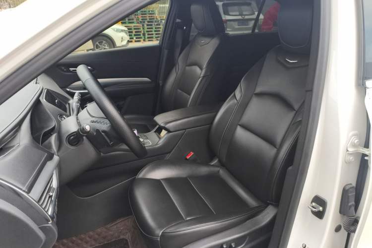 Used Cadillac XT4 2018 28T Two-Wheel-Drive Luxury Model
